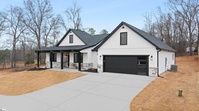 1754 Fish Camp Road, Chesnee, SC 29323