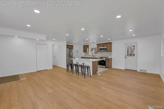 29760 Hoy Street, Livonia, MI 48154