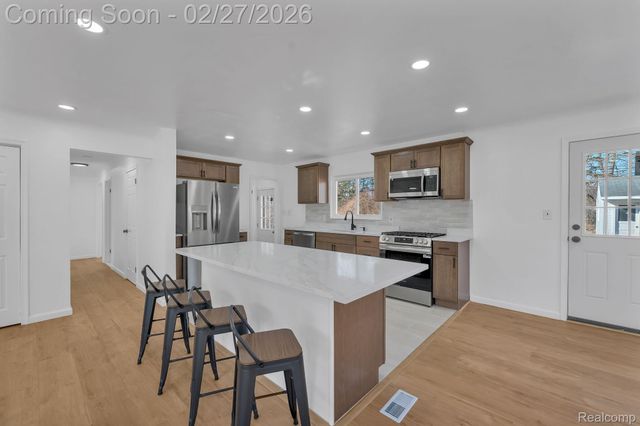 29760 Hoy Street, Livonia, MI 48154