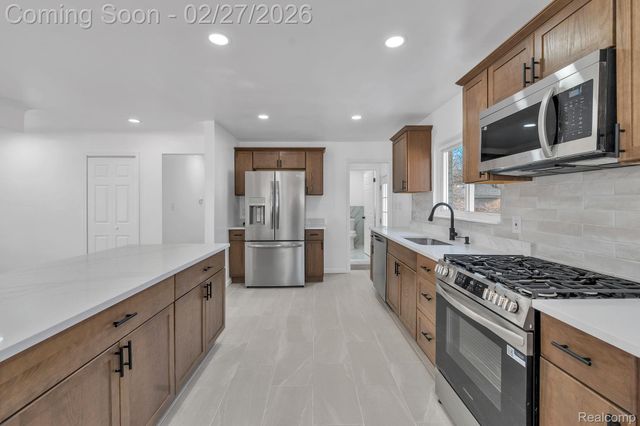 29760 Hoy Street, Livonia, MI 48154