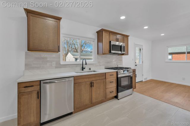 29760 Hoy Street, Livonia, MI 48154