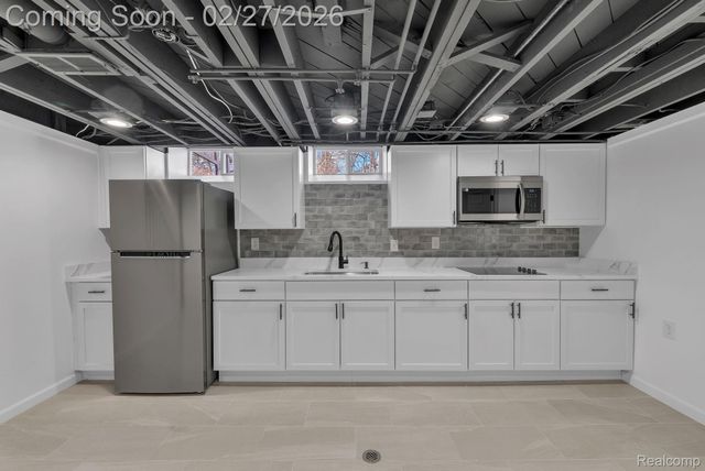 29760 Hoy Street, Livonia, MI 48154