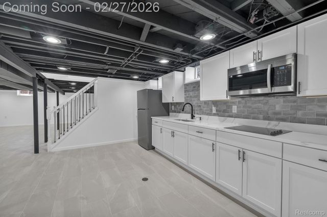 29760 Hoy Street, Livonia, MI 48154