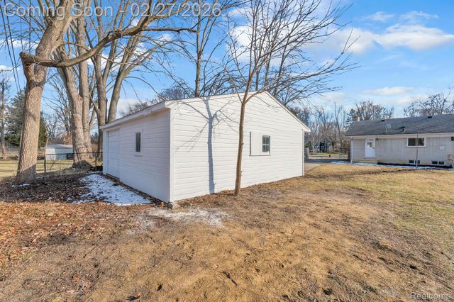 29760 Hoy Street, Livonia, MI 48154