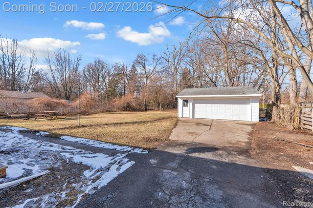 29760 Hoy Street, Livonia, MI 48154