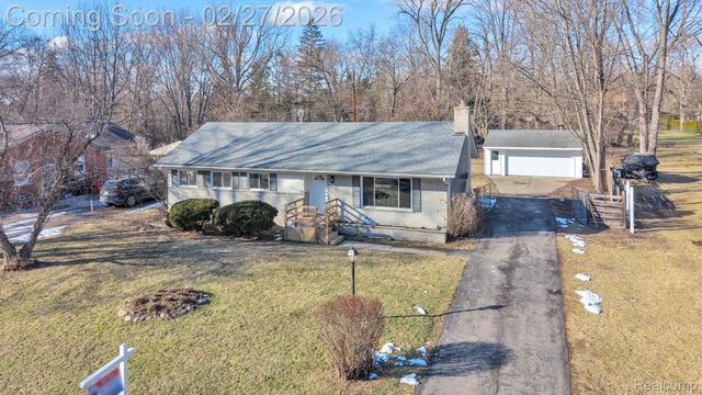 29760 Hoy Street, Livonia, MI 48154