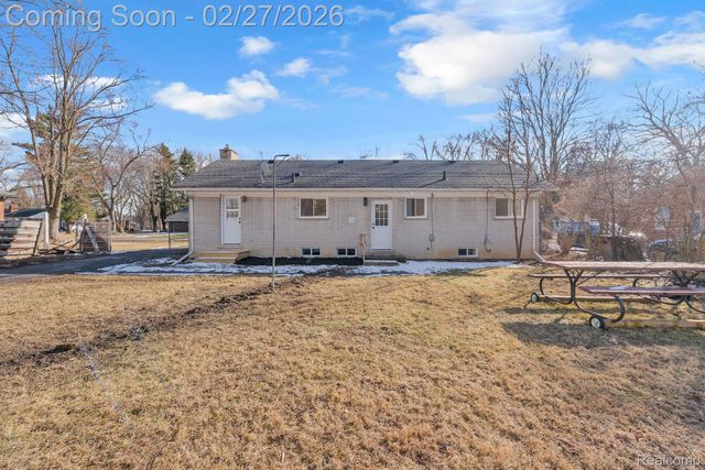 29760 Hoy Street, Livonia, MI 48154