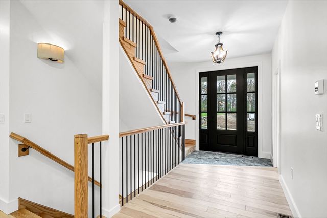49 Balsam Hill Rd, Ludlow, MA 01056