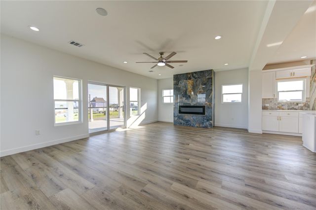 21201 Scissor Tail Lane, Galveston, TX 77554