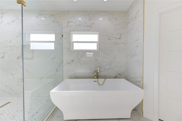 21201 Scissor Tail Lane, Galveston, TX 77554