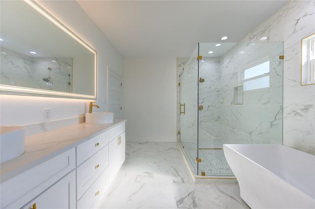 21201 Scissor Tail Lane, Galveston, TX 77554