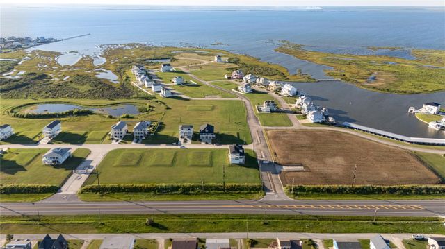 21201 Scissor Tail Lane, Galveston, TX 77554