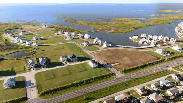 21201 Scissor Tail Lane, Galveston, TX 77554