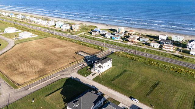 21201 Scissor Tail Lane, Galveston, TX 77554