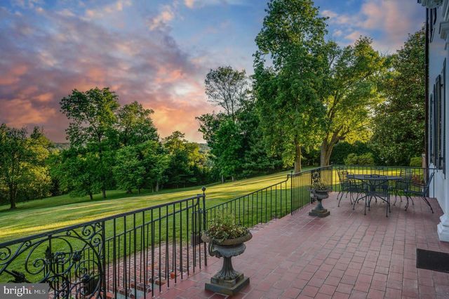 2207 EASTLAKE RD, Lutherville Timonium, MD 21093