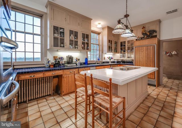 2207 EASTLAKE RD, Lutherville Timonium, MD 21093