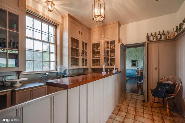 2207 EASTLAKE RD, Lutherville Timonium, MD 21093