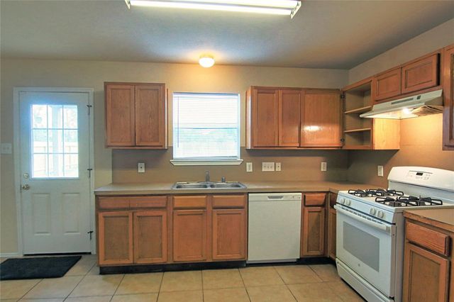 7419 Kennemer, Humble, TX 77338