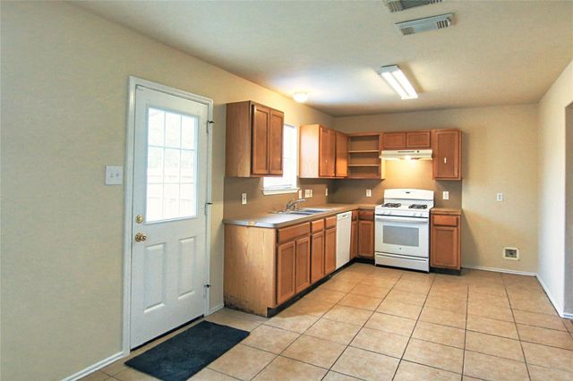 7419 Kennemer, Humble, TX 77338