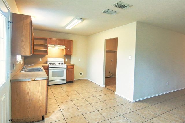 7419 Kennemer, Humble, TX 77338