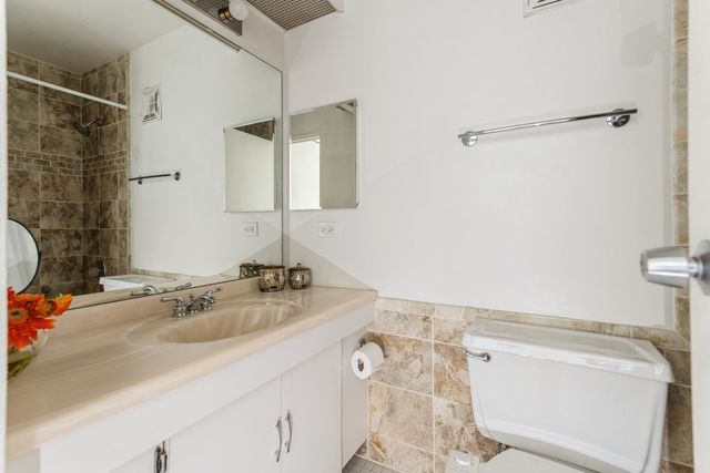 111 E CHESTNUT Street 27E, Chicago, IL 60611
