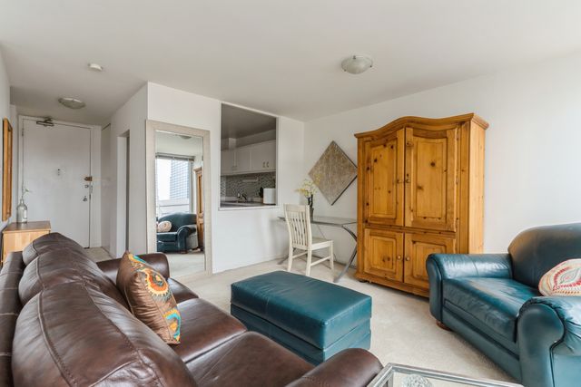 111 E CHESTNUT Street 27E, Chicago, IL 60611