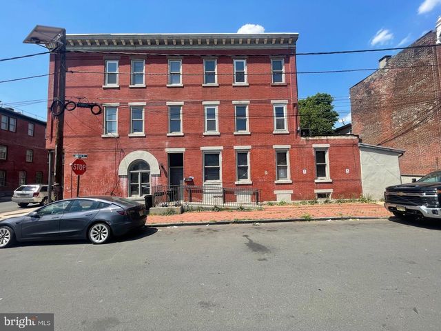 102 N STOCKTON ST, Trenton, NJ 08618