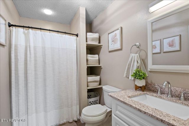 382 Tionesta Drive, Jacksboro, TN 37757