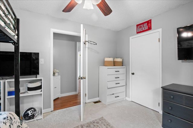 382 Tionesta Drive, Jacksboro, TN 37757