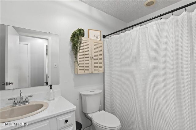 382 Tionesta Drive, Jacksboro, TN 37757