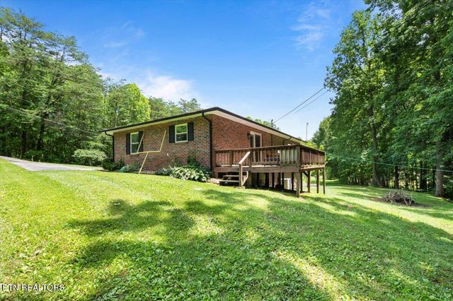 382 Tionesta Drive, Jacksboro, TN 37757