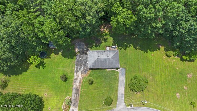 382 Tionesta Drive, Jacksboro, TN 37757