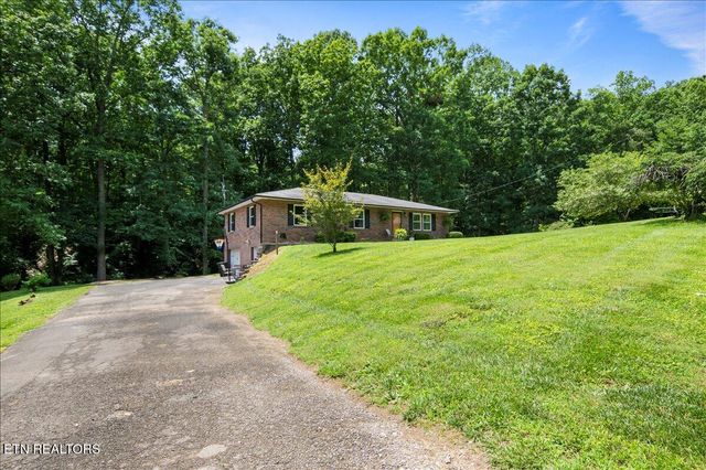 382 Tionesta Drive, Jacksboro, TN 37757