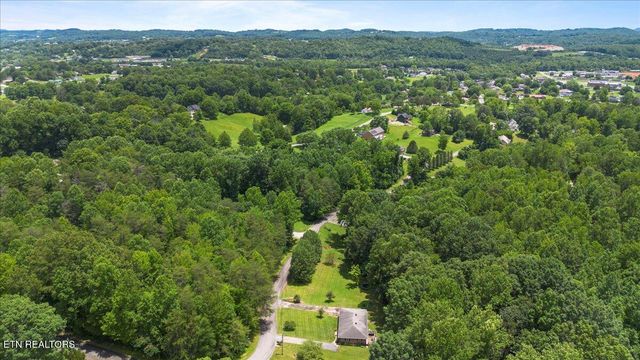 382 Tionesta Drive, Jacksboro, TN 37757