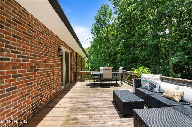 382 Tionesta Drive, Jacksboro, TN 37757