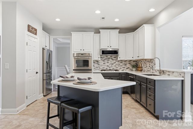 9759 Brandybuck Drive, Charlotte, NC 28269