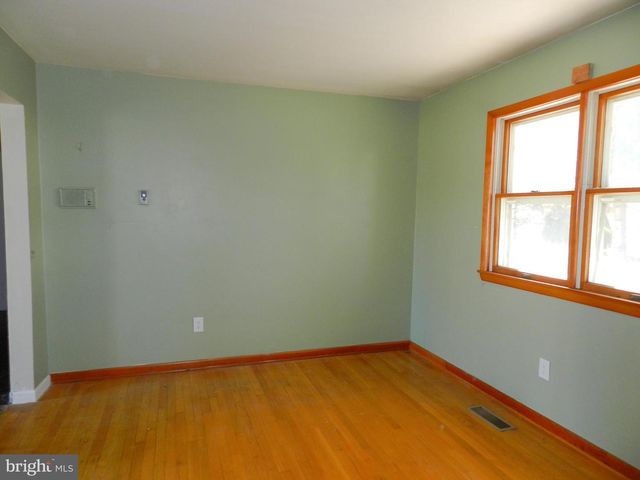 1055 PINE TREE DR, Slatington, PA 18080