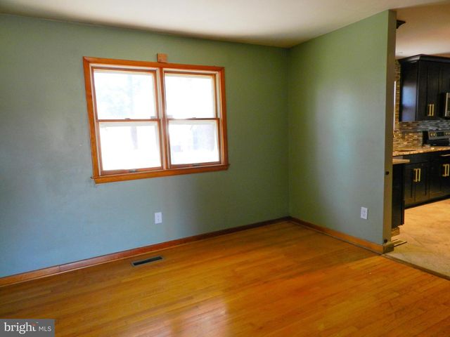 1055 PINE TREE DR, Slatington, PA 18080