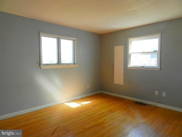 1055 PINE TREE DR, Slatington, PA 18080