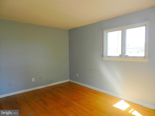 1055 PINE TREE DR, Slatington, PA 18080