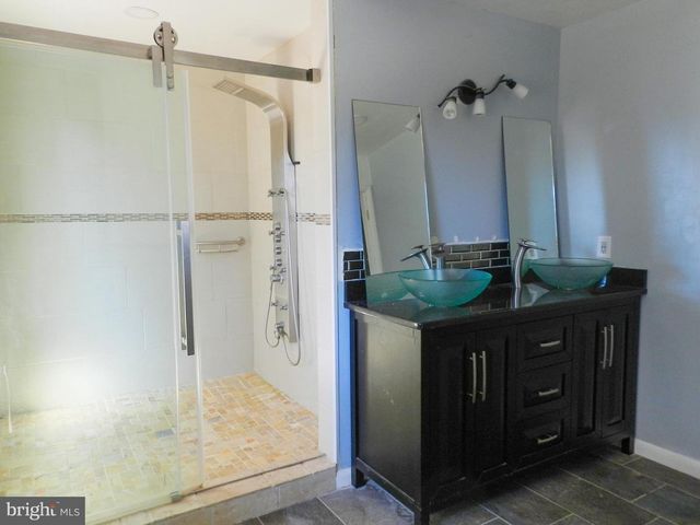 1055 PINE TREE DR, Slatington, PA 18080