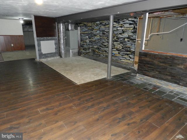 1055 PINE TREE DR, Slatington, PA 18080