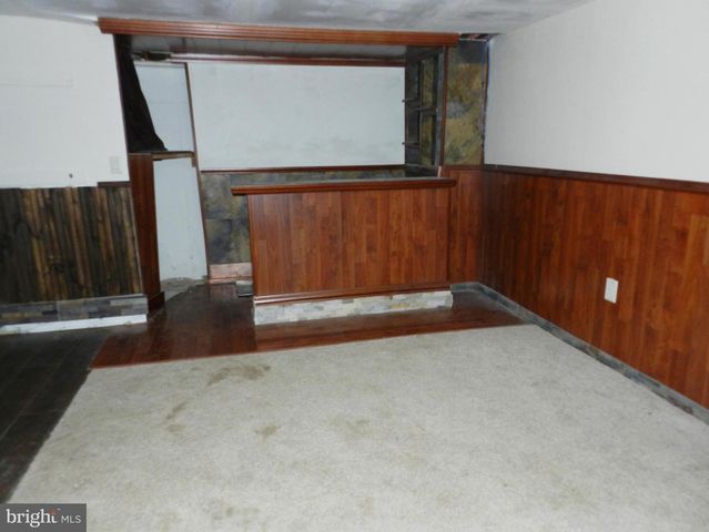 1055 PINE TREE DR, Slatington, PA 18080