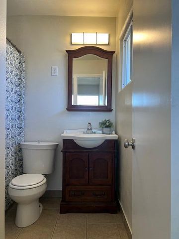 6009 Arvilla Avenue NE, Albuquerque, NM 87110