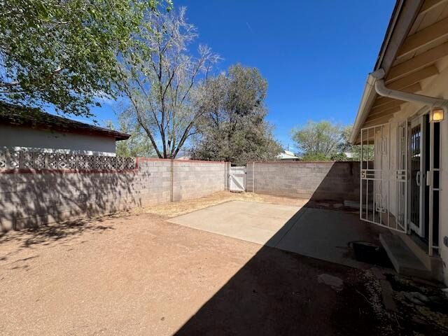 6009 Arvilla Avenue NE, Albuquerque, NM 87110