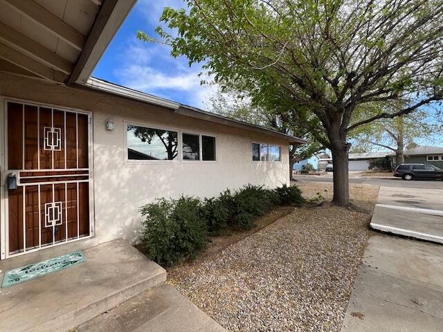 6009 Arvilla Avenue NE, Albuquerque, NM 87110