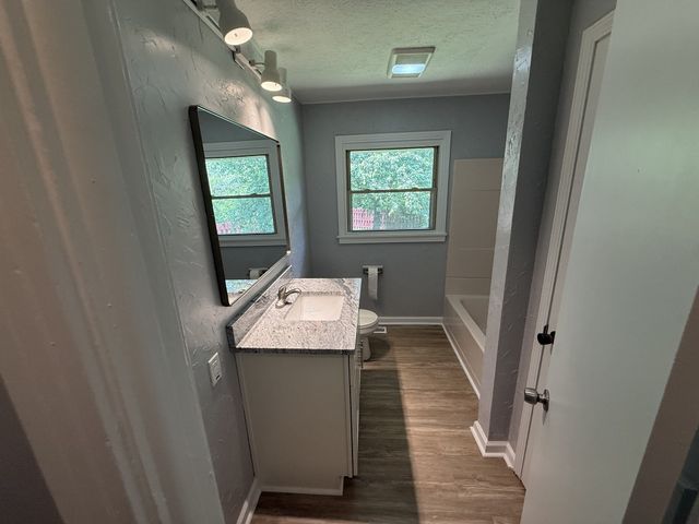 12 W Bel Air Blvd, Clarksville, TN 37042