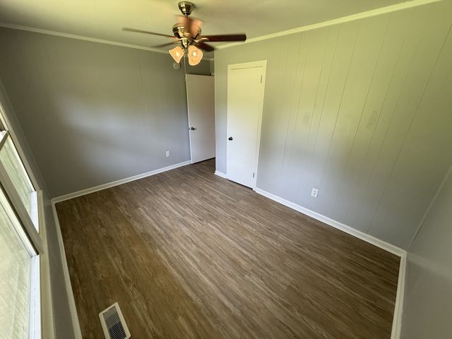 12 W Bel Air Blvd, Clarksville, TN 37042