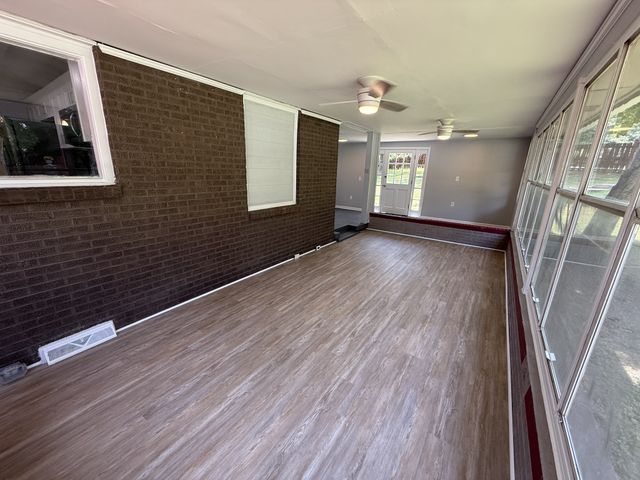 12 W Bel Air Blvd, Clarksville, TN 37042