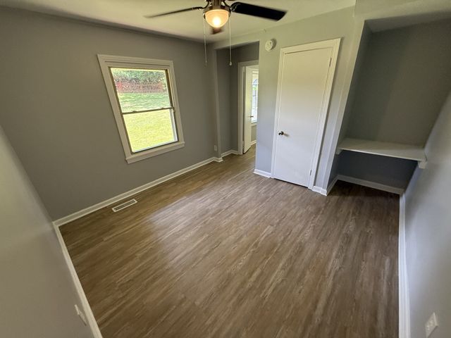 12 W Bel Air Blvd, Clarksville, TN 37042